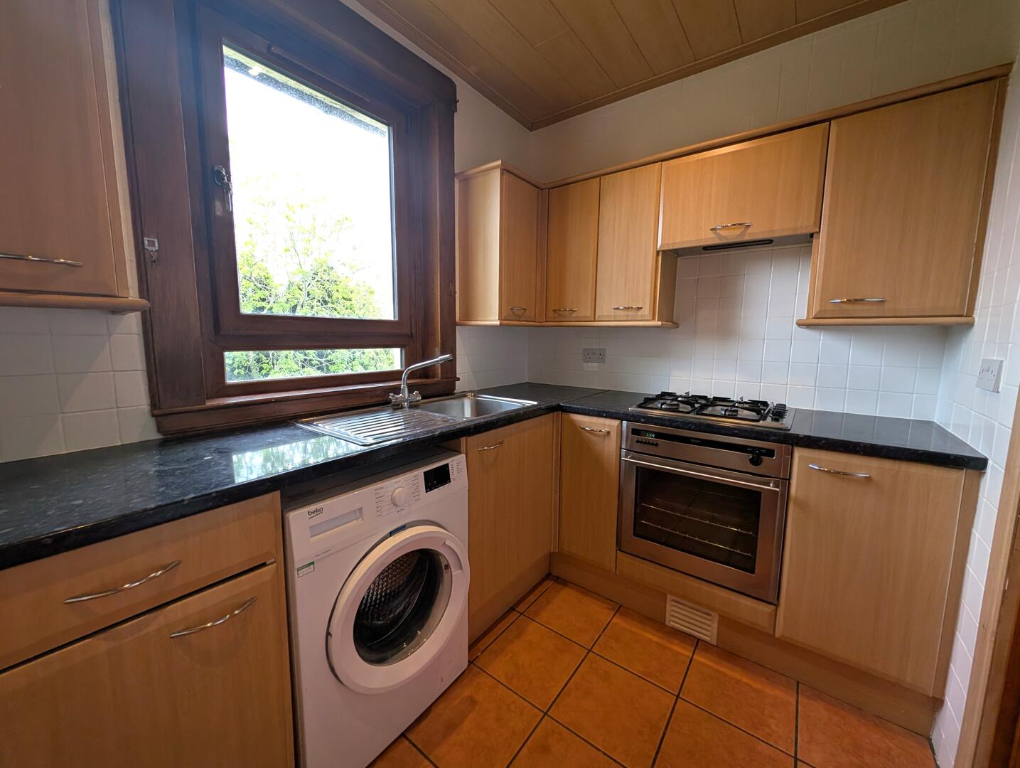 2 bed property in Hilton Avenue, Aberdeen